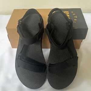 Teva Orginal Universal Black Shoes.